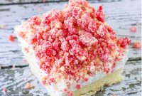 Strawberry Shortcake Bars Recipe with Creamy Filling & Crumble Top