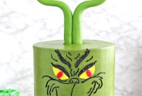 Grinch Cake Recipe and Decorating Ideas for Holiday Parties