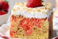 Strawberry Graham Poke Cake Recipe with Creamy Filling