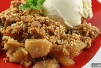 Simple Apple Crisp with Crunchy Oat Topping