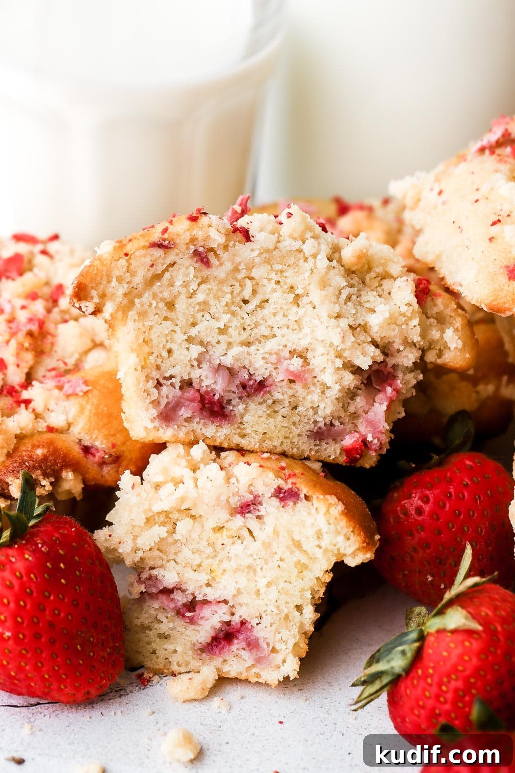 Strawberry Muffins with Crunchy Strawberry Crumble Topping 2 strawberry muffins with crumble topping