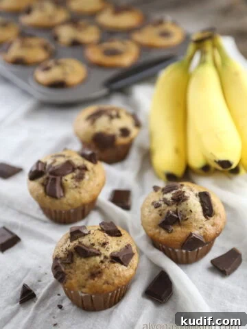 moist banana muffins recipe, moist, chocolate chunks, muffins, bananas, easy, super moist, easy recipe, mayonnaise