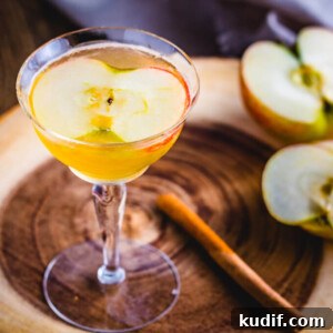Bourbon Apple Cider Cocktail Recipe for Cozy Fall Nights 2 Apple cider cocktail with maple syrup and bourbon featured image.