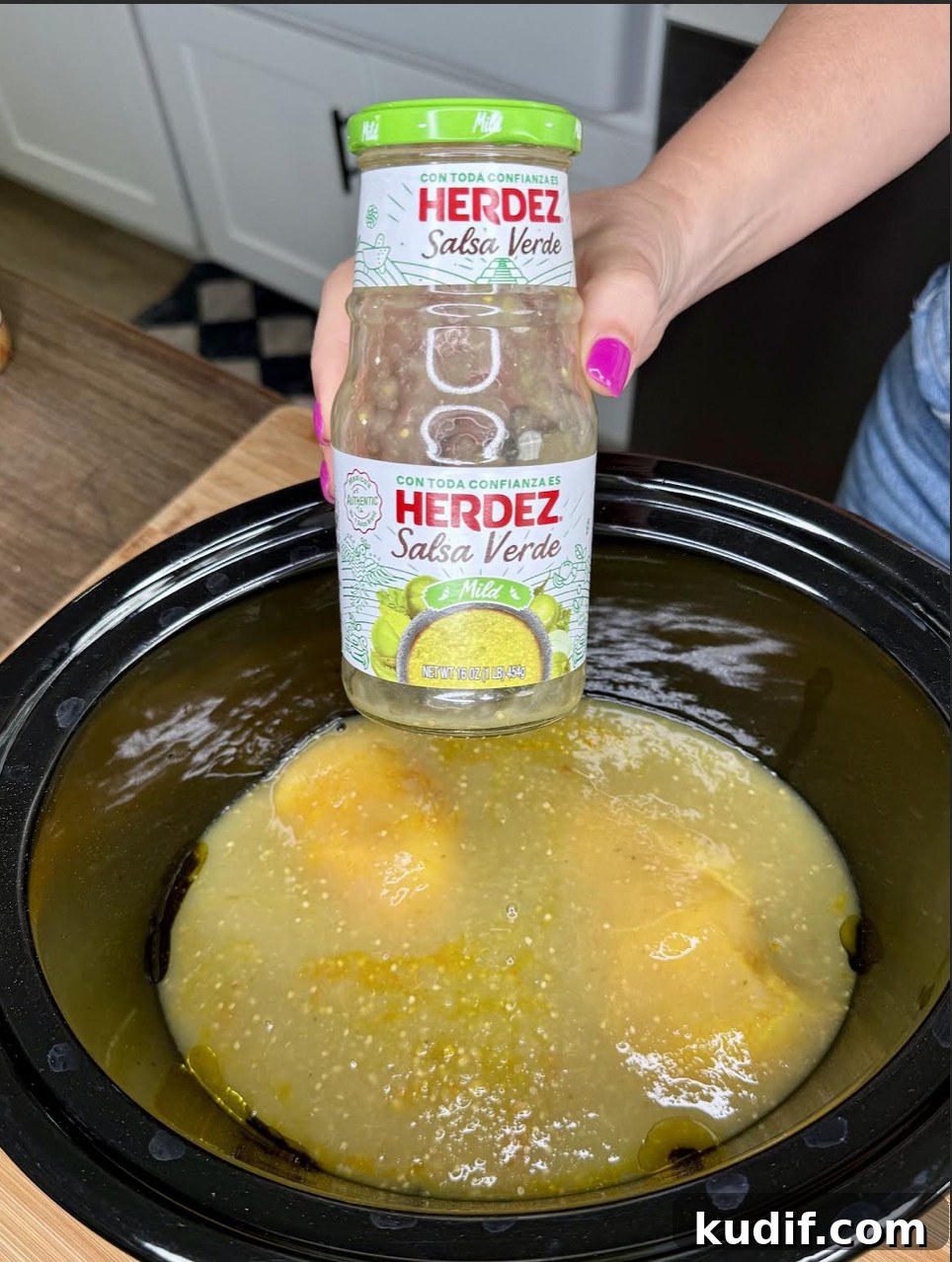 Crockpot Salsa Verde Chicken Recipe — Slow Cooker Dinner Idea 4 img 23745 3
