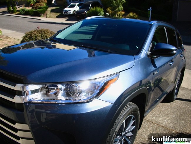 2017 Toyota Highlander Hybrid Review, Specs & Buying Guide 8 2017 Toyota Highlander Hybrid on UrbanBlissLife.com