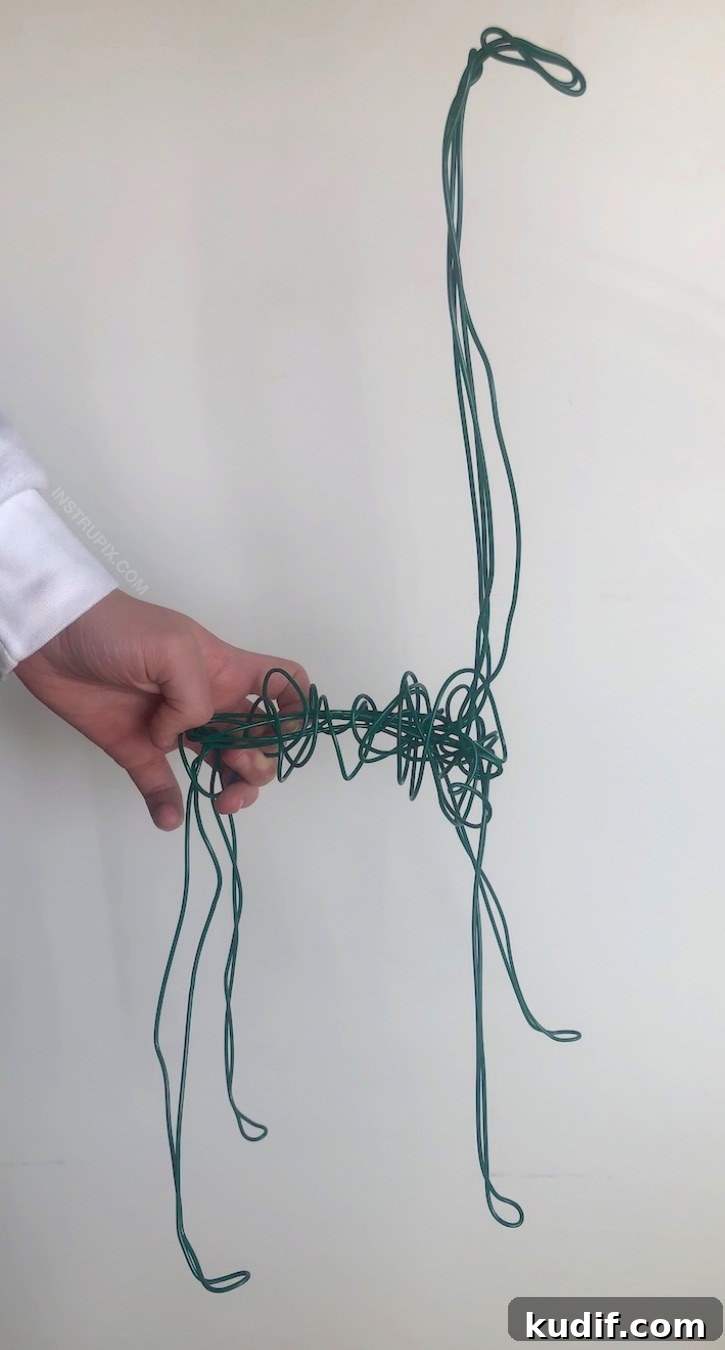 Fabric-Wrapped Wire Animal Crafts: No-Sew Tutorial and Ideas 5 Fabric Wrapped Wire Animals - Looking for easy DIY projects for the home? These simple but cute wire animals are perfect for kids, teens and adults to try! This no sew craft can be completely customized to your own taste. Great for beginners or experienced craftsters! It's cheap, fun and super easy. #instrupix #crafts #projects