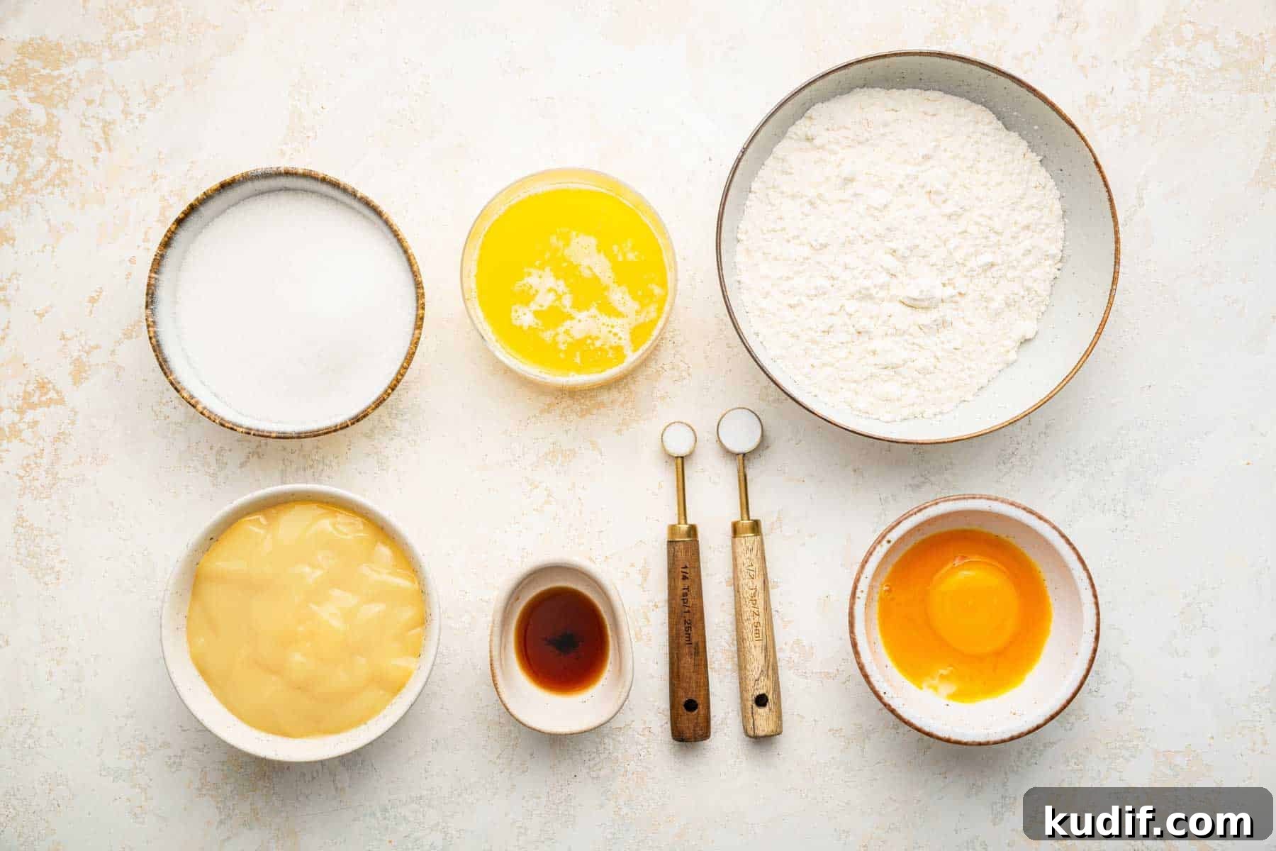 Crème Brûlée Cookie Recipe: Crispy Edges, Gooey Center 4 Bowl of eggs, pudding mix, sugar and flour.