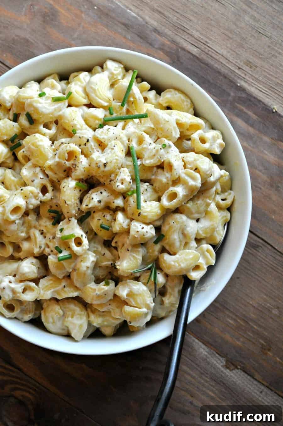 Pasta with white vegan cheese