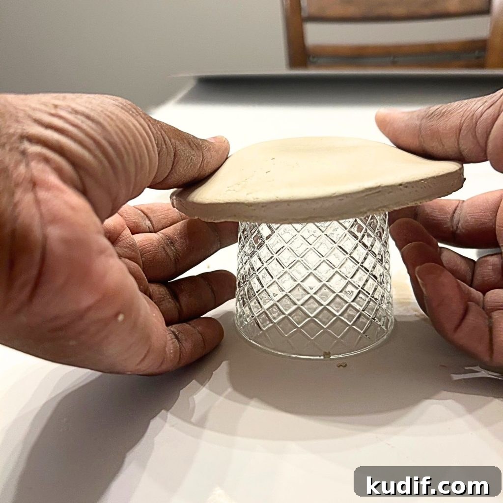 DIY Wavy-Edge Dish Tutorial Using Air-Dry Clay 5 img 93269 5